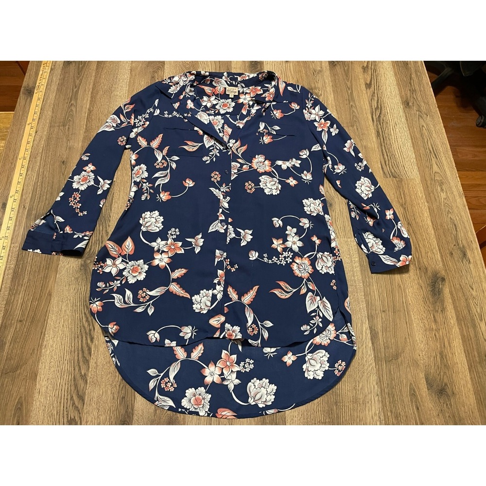 Como Vintage Shirt, Womens Medium Blue White Pink Floral Long Sleeve Button Up